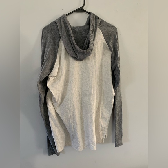 Yuengling Beer Lightweight Sweatshirt Hoodie Size L Gray Beige Cream Pullover - Picture 5 of 6